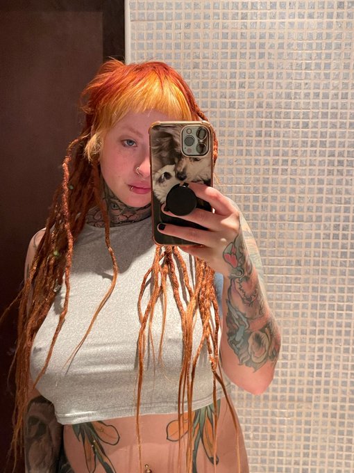 Hi :) https://t.co/OCKIuHaFlo