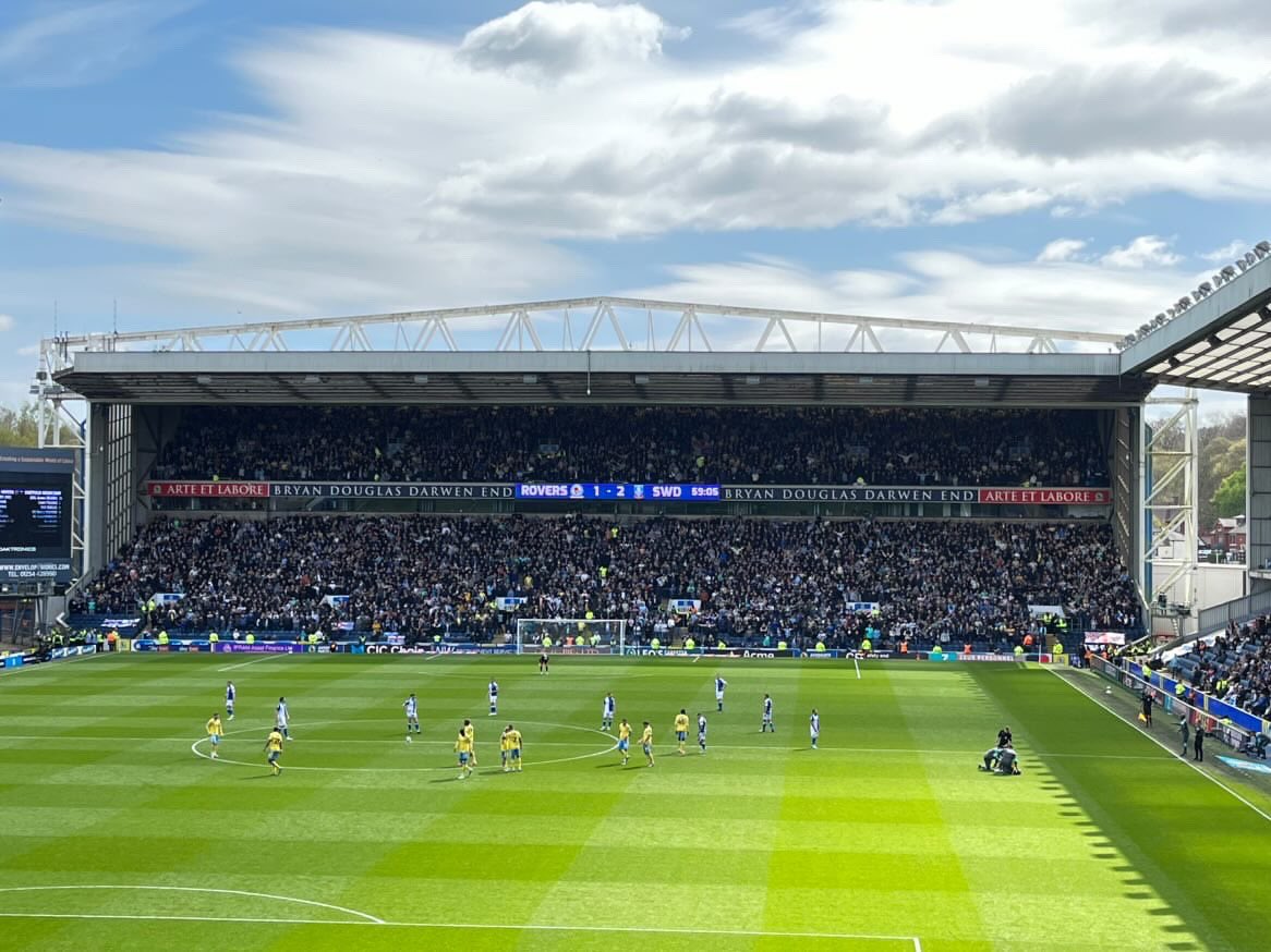 Incredible backing from Sheffield Wednesday this afternoon, they’ve taken 7,400 fans to Ewood Park for Blackburn away. Quality! #SWFC