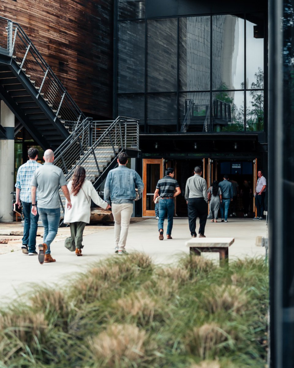 We are so glad you are here! This week we will be encouraged with worship, experience fellowship with the church body, and get to hear from God’s word. Come join us for our services at 9 AM, 11:15 AM, and 4 PM. We look forward to seeing you soon! 👋