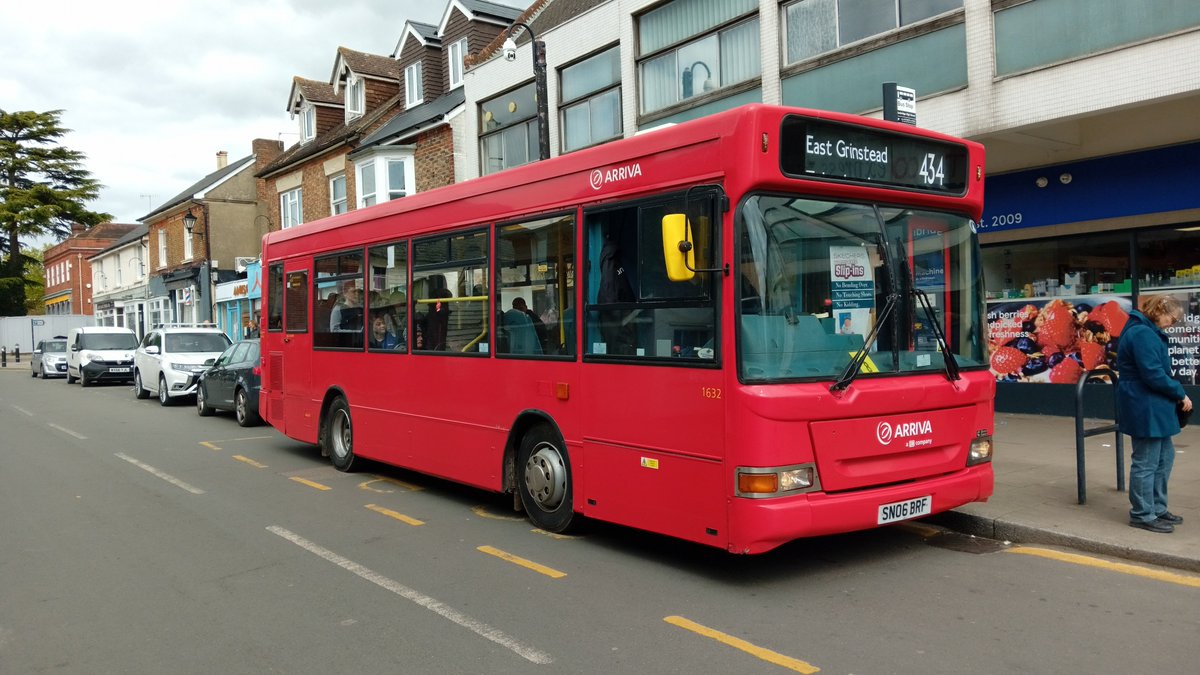 Preserved Arriva Mini Pointer Dart 1632 in Edenbridge High Street, one of four Darts at today's East Grinstead running day