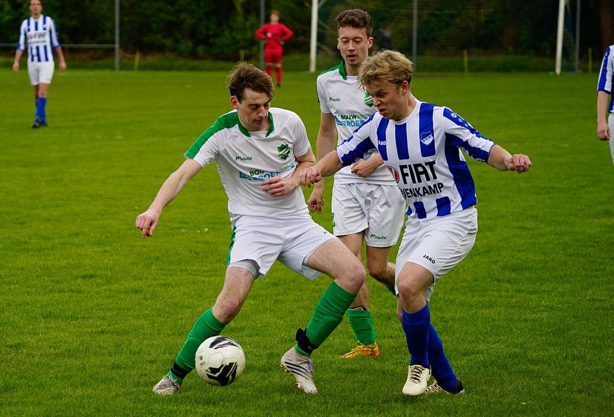 De derby van de oude gemeente Vledder… <a href="/oldforward/">v.v. Old Forward</a> tegen <a href="/bewvledder/">BEW Vledder</a> .