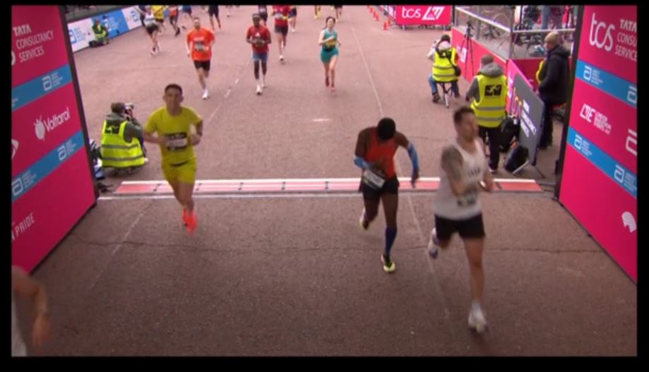 Congratulations to Gary Roberts #1057 @11_robbo in the London Marathon.