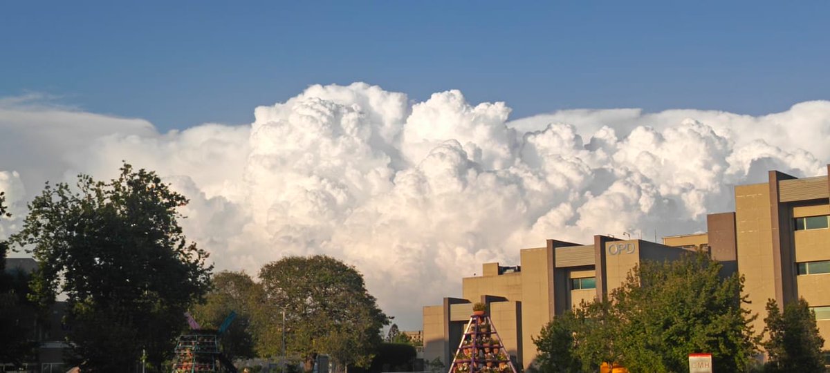 Every sunset reminds me of the colors you bring into my world."
Good evening 🌆