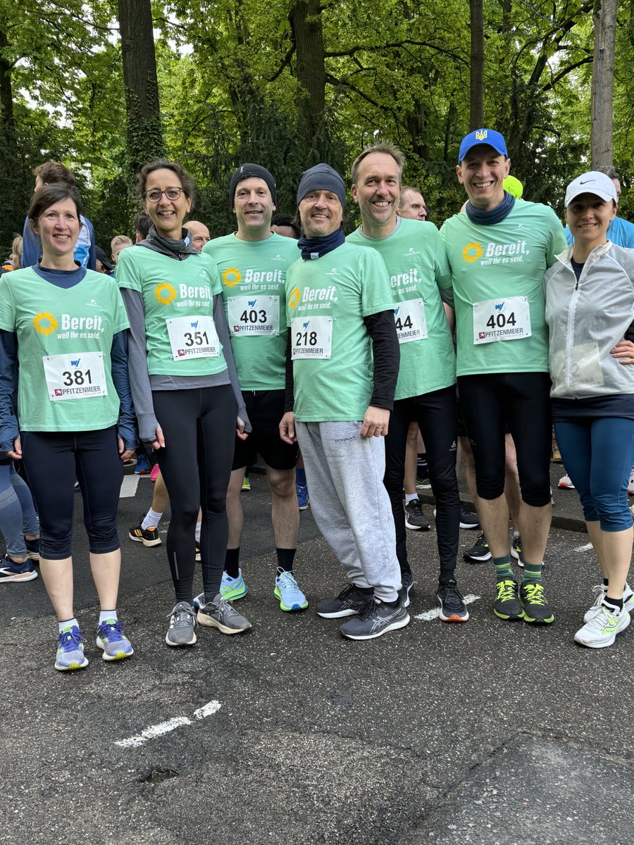 Ganz schön kalt heute Morgen beim Wieslocher Stadtlauf! Aber das Green Team lässt sich davon nicht aufhalten! #Wiesloch #TSGWiesloch #Aprilwetter @Die_Gruenen OV Wiesloch