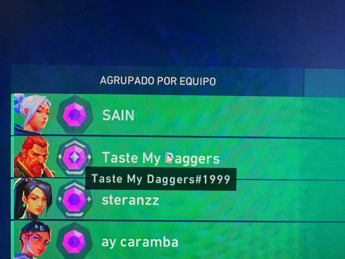 ElRampas's tweet photo. @marinacobs @berti_ux esto es baneable no? aquí la peña hace lo que quiere, esto es un cachondeo ya, es imposible tomarte enserio el juego e intentar subir de rango con esta gente.. https://t.co/KQmNQYmi3C