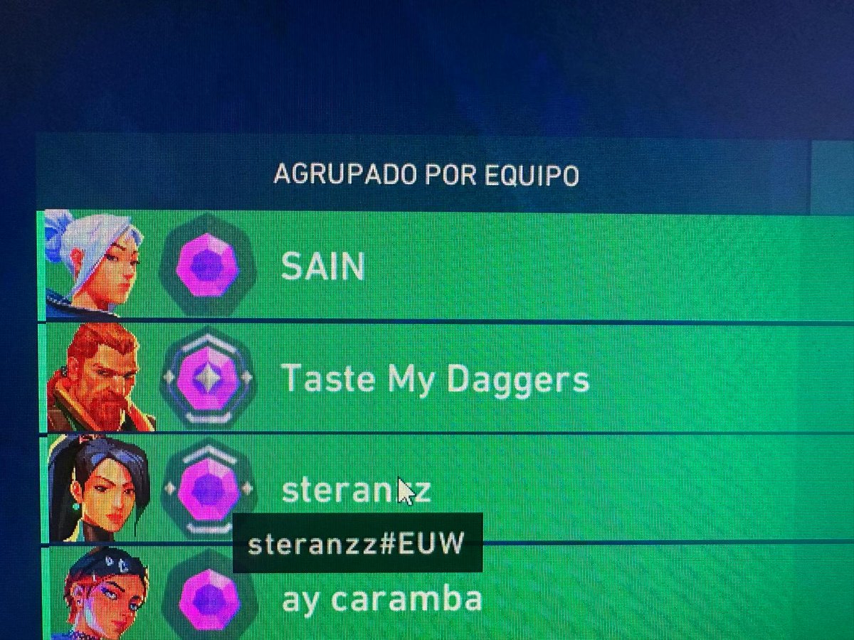 ElRampas's tweet photo. @marinacobs @berti_ux esto es baneable no? aquí la peña hace lo que quiere, esto es un cachondeo ya, es imposible tomarte enserio el juego e intentar subir de rango con esta gente.. https://t.co/KQmNQYmi3C