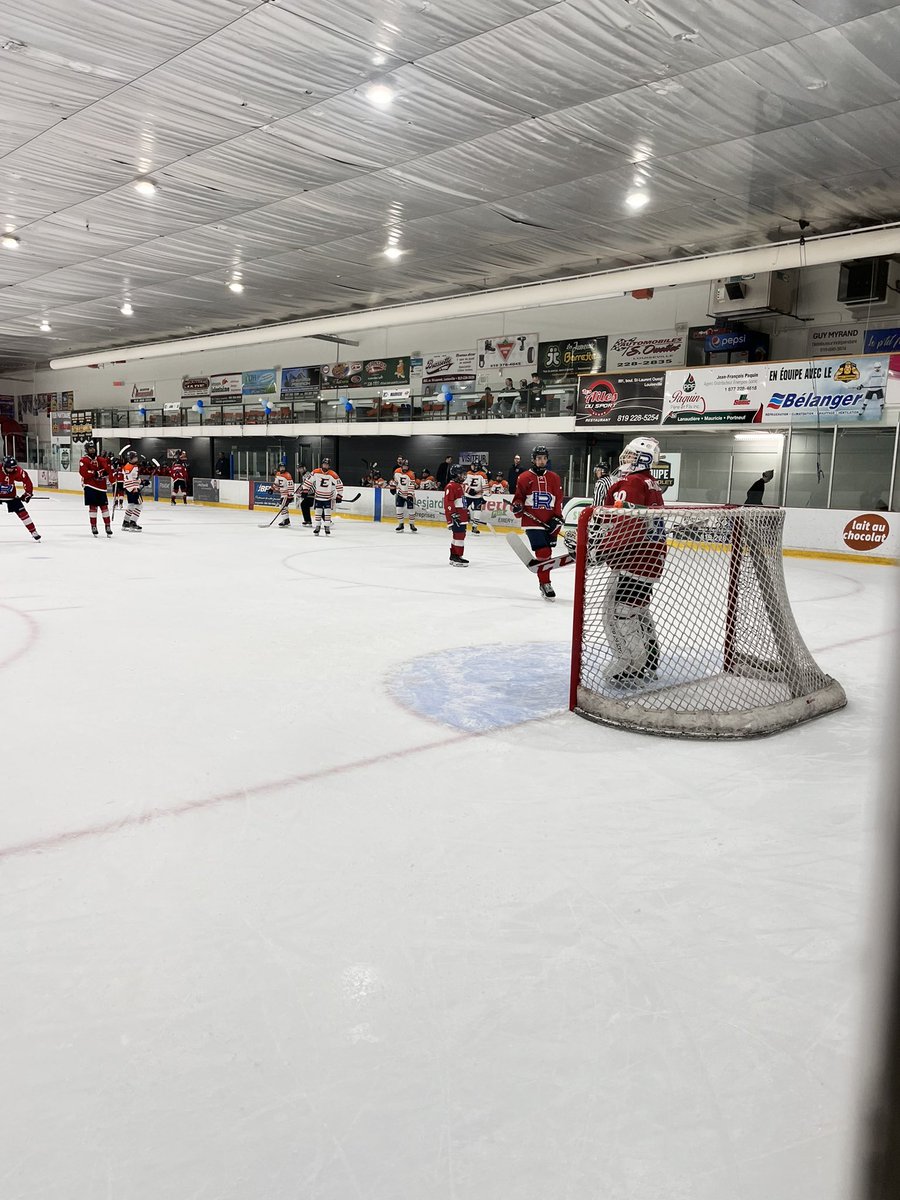 M15 AAA Estacades VS Rocket
Demi-finale en cours