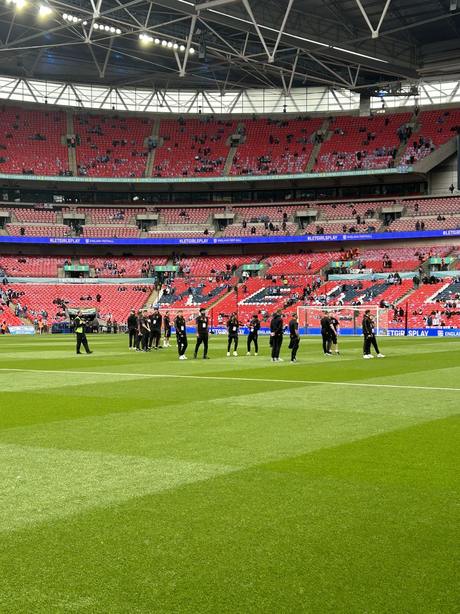 Could this be Coventry’s greatest day since 1987? Join us for the FA Cup semi final 230 at Wembley @ITV for Man Utd v Coventry @IanWright0 Roy Keane & Karen Carney #FACup