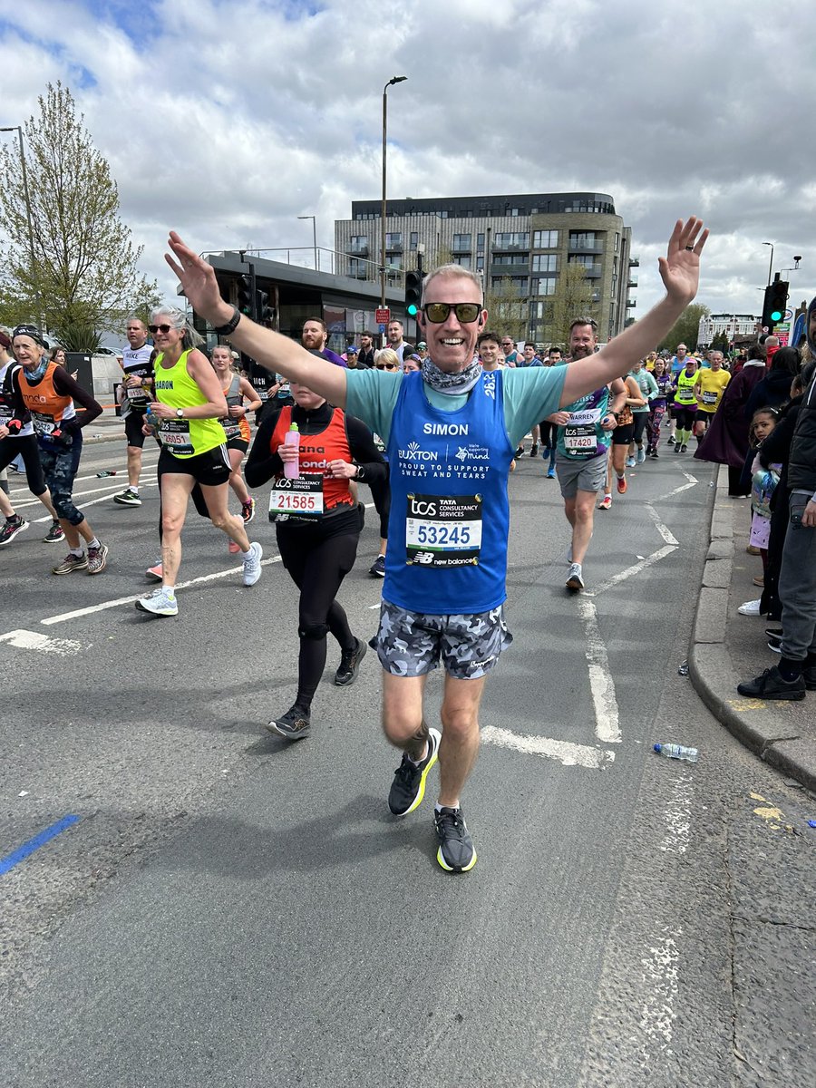 Chef Simon is well over half way now on his #londonmarathon2024 run. Here was was at just before mile 5. Keep going Simon, you’ve got this.