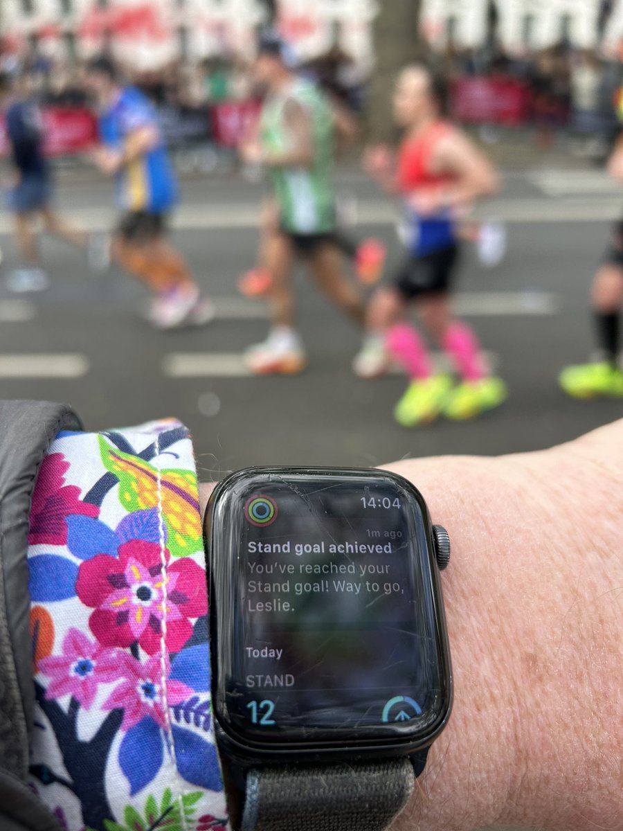 In the crowd cheering on @joelcarr in the London Marathon and Siri can’t resist having a little dig. “Way to go, Leslie”