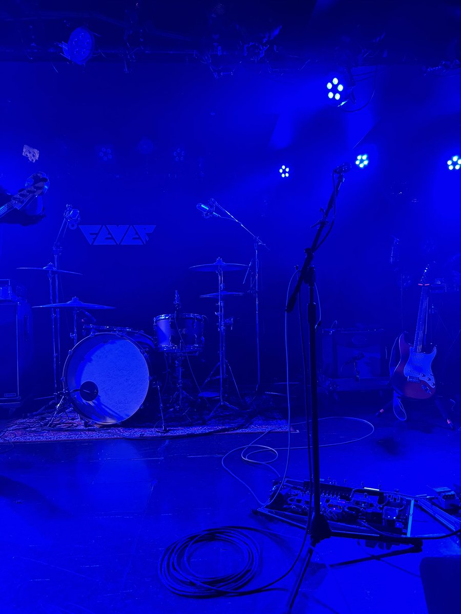 ludens0422's tweet photo. #GriffO
#tricot
ライブ終了ー!
ふぅ。tricotはかっこいいな。
ライブの楽しさを煮詰めるとtricotみたいになるんだ。きっと。
4人の楽器からそれぞれのメンバーに光る糸がつながっているのが見えるよう。
GriffOもかっこよかった。いい企画をありがとう! https://t.co/801D7wpdPx