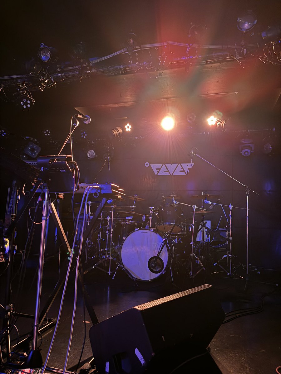 ludens0422's tweet photo. #GriffO
#tricot
ライブ終了ー!
ふぅ。tricotはかっこいいな。
ライブの楽しさを煮詰めるとtricotみたいになるんだ。きっと。
4人の楽器からそれぞれのメンバーに光る糸がつながっているのが見えるよう。
GriffOもかっこよかった。いい企画をありがとう! https://t.co/801D7wpdPx