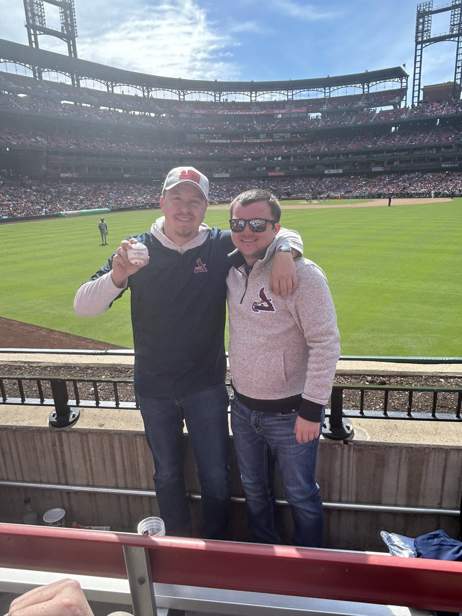 Luke_Neitzke's tweet photo. Snagged the ball😎 https://t.co/XBs7Bieu1S