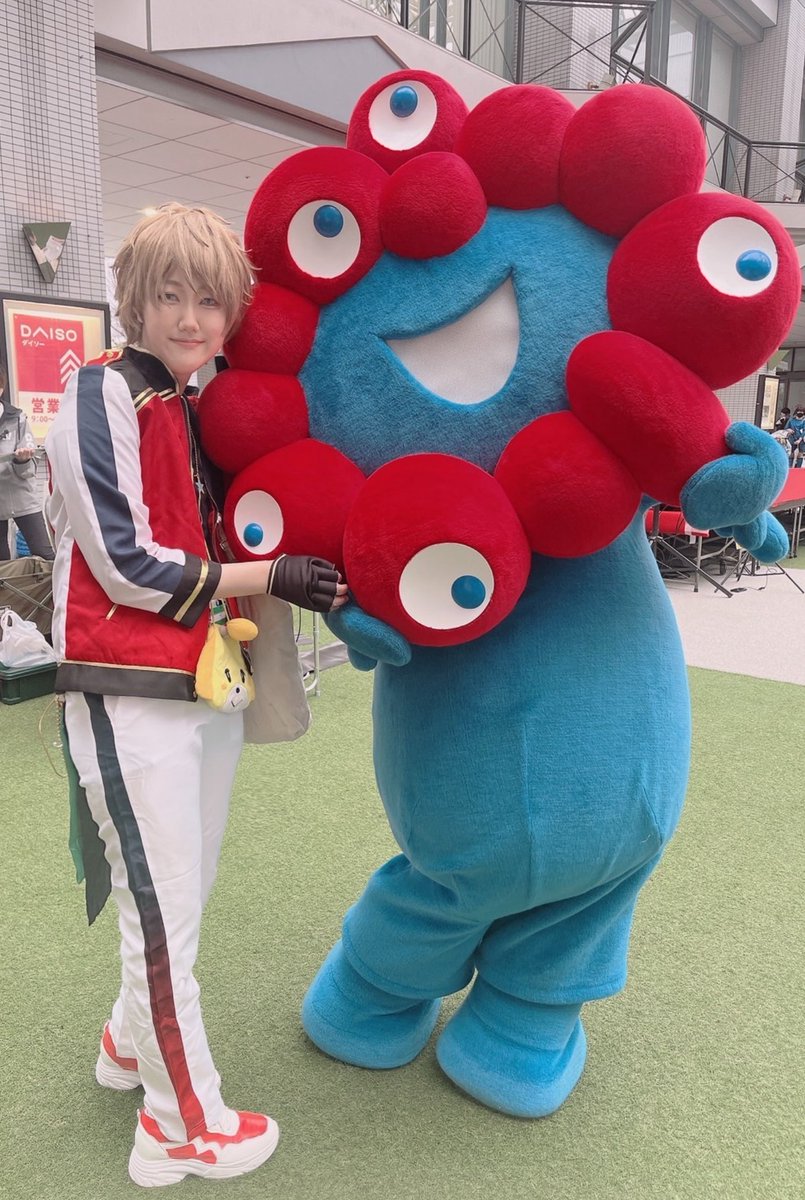 chi_tan_cos's tweet photo. #アコスタ弁天町
みゃくみゃくさんに会えた😍かわいい💖 https://t.co/qzVFNuNZWl