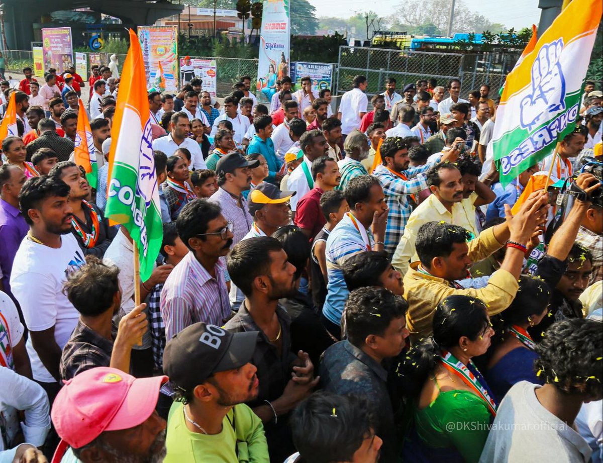 ಆನೇಕಲ್ ತಾಲೂಕಿನ ಸರ್ಜಾಪುರ‌ ಹಾಗೂ ಚಂದಾಪುರದಲ್ಲಿ ಜನತೆ ತೋರಿದ ಪ್ರೀತಿ, ನೀಡಿದ ಬೆಂಬಲಕ್ಕಾಗಿ ಧನ್ಯವಾದಗಳು.
#KarnatakaCongress #KarnatakaPolitics 
#LokSabhaElections2024