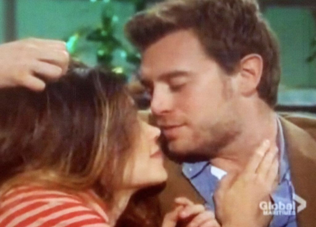 SoCalGibbFan's tweet image. Victoria &amp;amp; Billy #Villy #YR