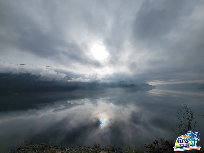 A Beautiful Reflection Over Lake Okanagan In Vernon, British Columbia, Canada. 🇨🇦

#vernonbc #explorebc #travelphoto #hobbyphotography #amateurphotography
#discoverbc #travelpics #traveldestinations