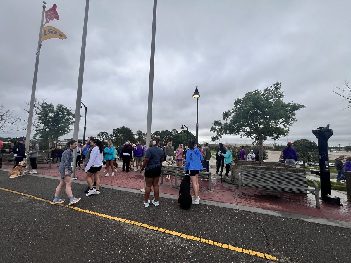 It’s cloudy. It’s windy. It’s chilly. But still a great crowd ready to run 5K in the Great Rover Road Run.