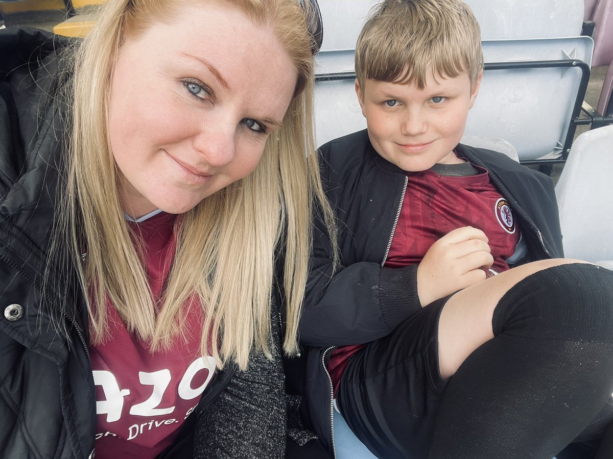 claireglover21's tweet photo. Come on Villa 💜💙 #UTV @AVFCOfficial https://t.co/8qyeAjo6eM
