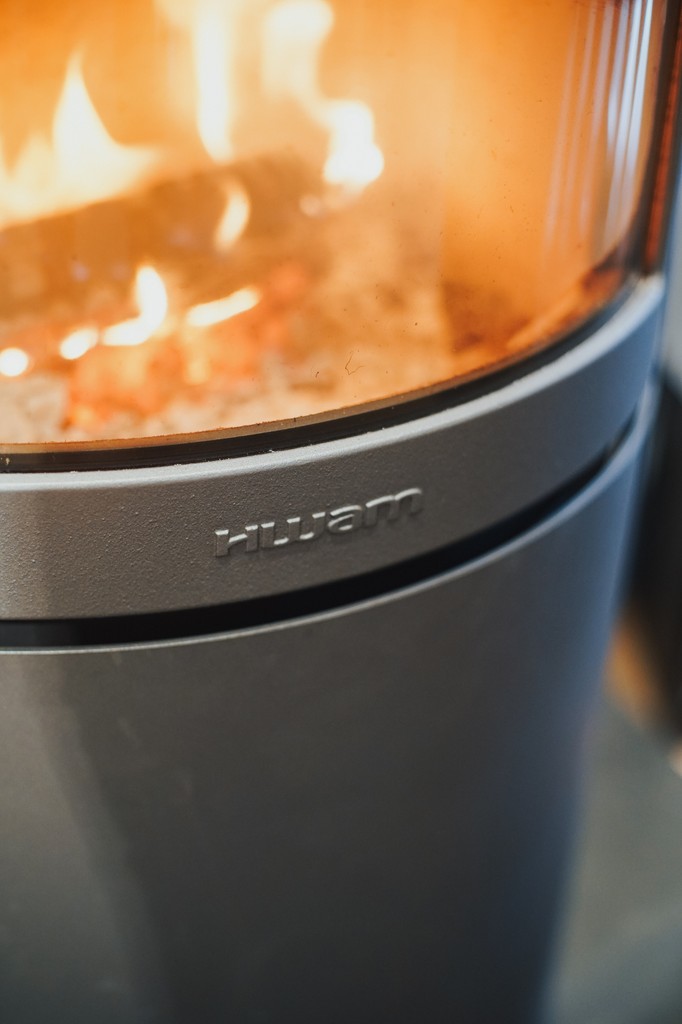 Bonk_And_Co's tweet photo. Sunday afternoons were made for relaxing in front of the stove. Simply light the stove, close the door, kick back and let the Hwam 3120's autopilot system to do all the work.
#hwam #danishdesign #homeinspo #interiors #woodstove #thestovesfamily #inverness #moderndesign #stove https://t.co/8FL6LfVCwi