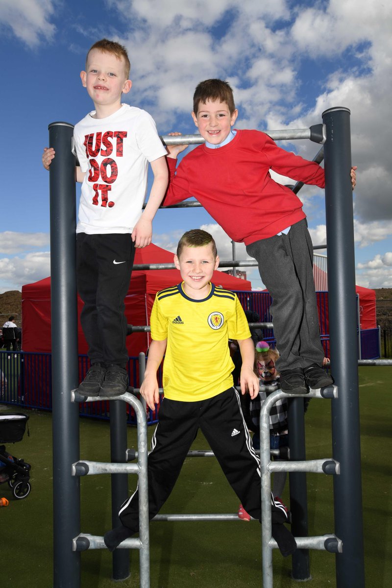 GlasgowCC's tweet photo. Are you a parent or carer of - or work with - children &amp; young people under 18? Then take part in a consultation on their experience of, and opportunities for, outdoor #play in Glasgow.

More info 👉 https://t.co/OEeui5BdLR https://t.co/UjMIqyWc2r