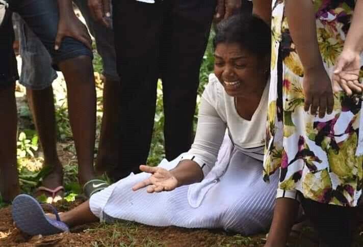 melanirgk's tweet photo. 5 years without justice for #EasterAttacksLK. No #Accountability with the then prime minister now having stolen #PeoplePower to become the president with no mandate. No #Transparency as the report of the commission is still hidden from the public. #TheyAllKnew https://t.co/WANUMqrYHj