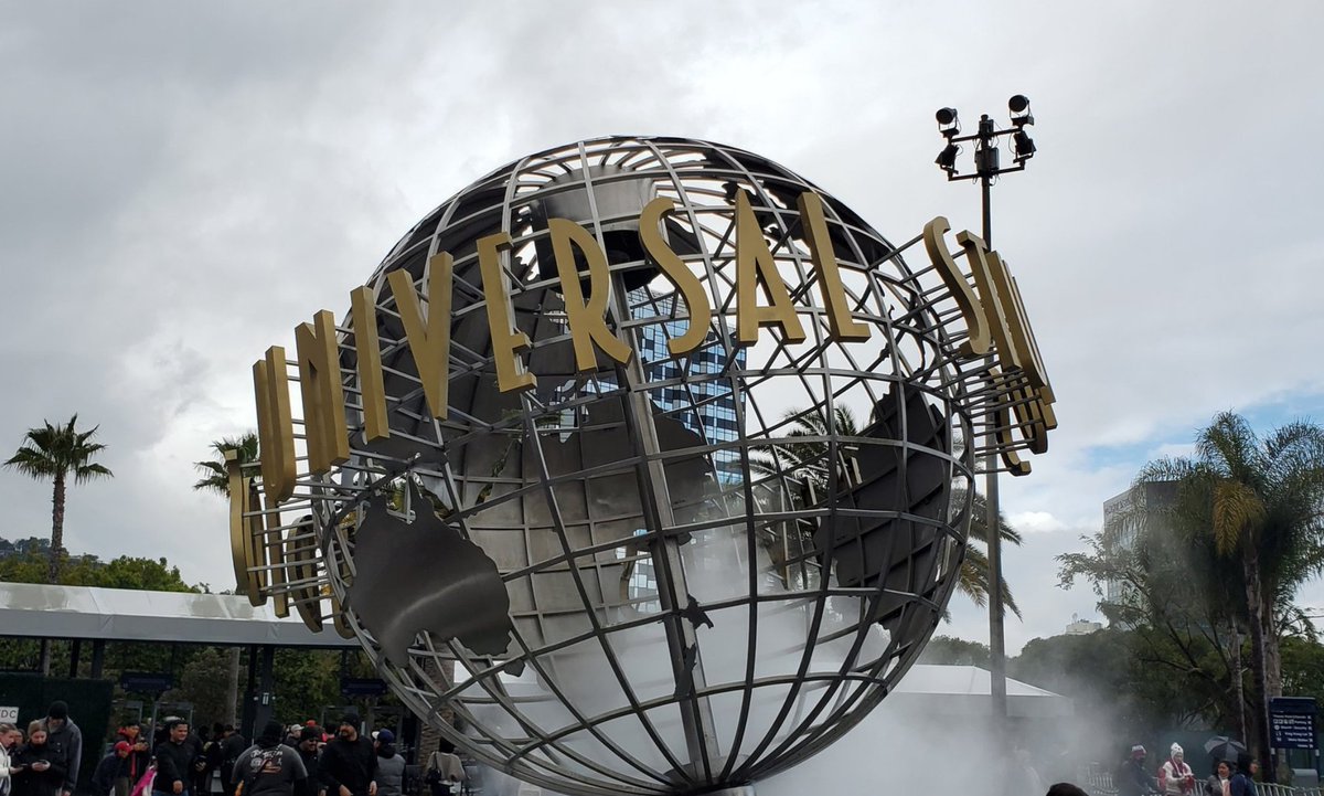 Fifteen people injured after a tram crashed at Universal Studios Hollywood on Saturday night. The tram, which is used on the studio tour, struck a rail, according to investigators. The driver 'indicated a mechanical failure' with the tram. Story via @CNN: cnn.com/2024/04/21/us/…