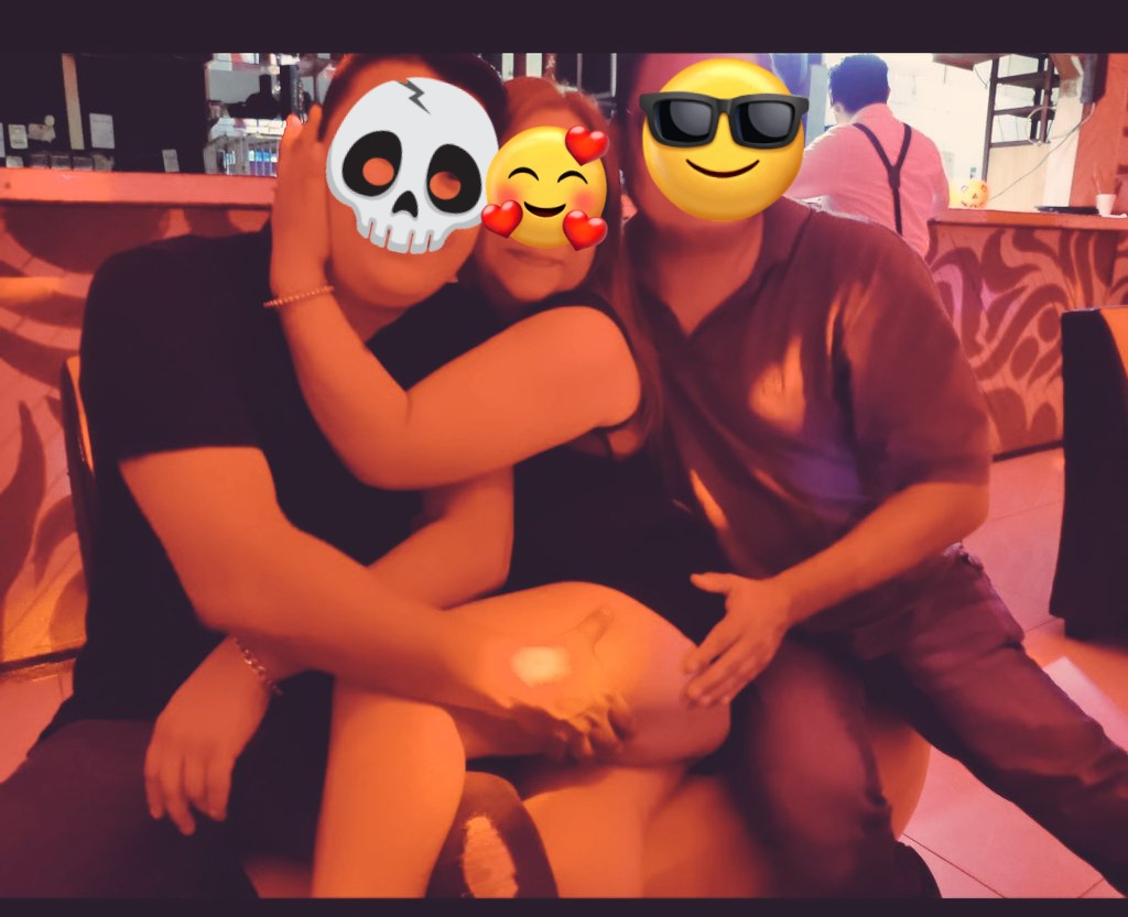 LySpareja tweet media