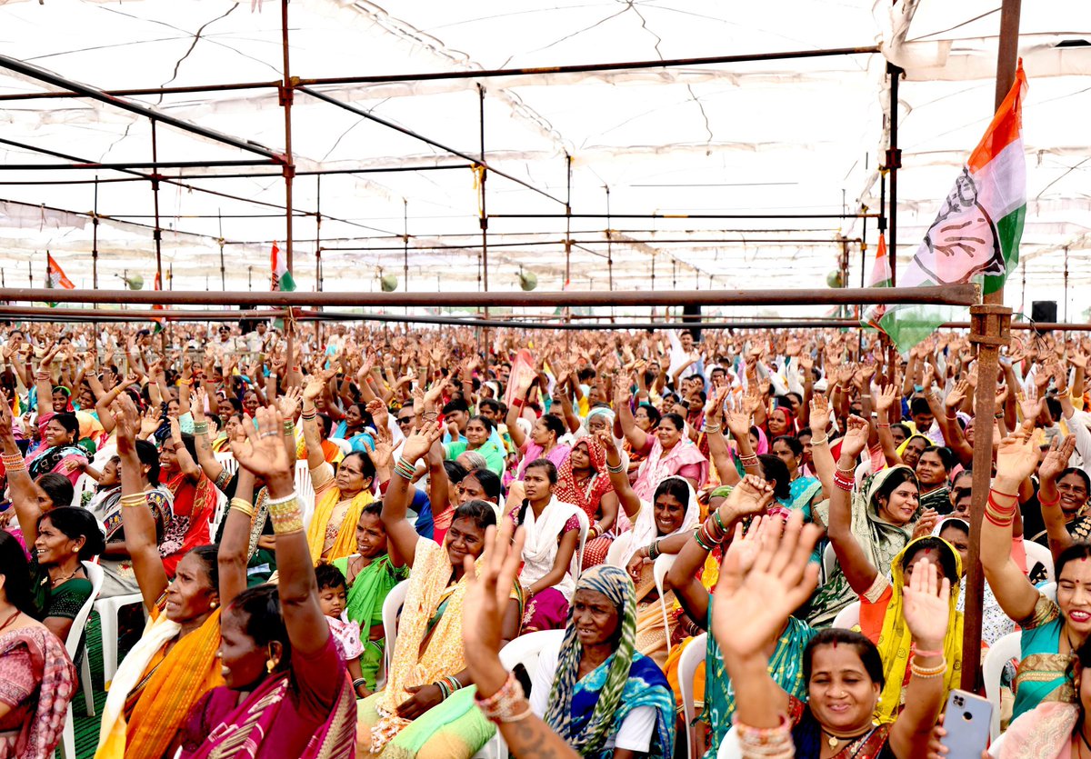 Congress General Secretary Priyanka Gandhi in Rajnandgaon Chattisgarh addressing a mammoth rally 🔥🔥 

#ByeByeModi 
#NoVoteToBJP 
#LokSabhaElections2024