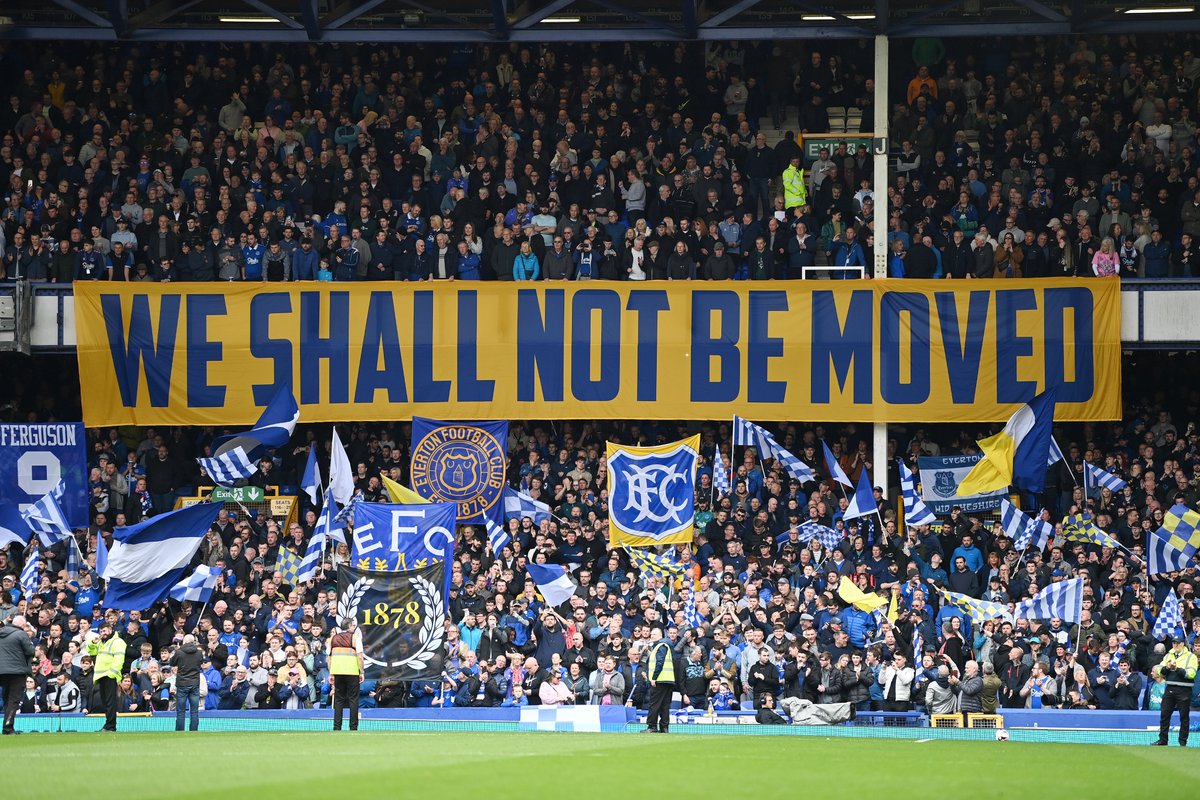 Everton's tweet photo. The Gwladys Street End. 🤩

💙 @The1878s https://t.co/sUOMzy4eIf