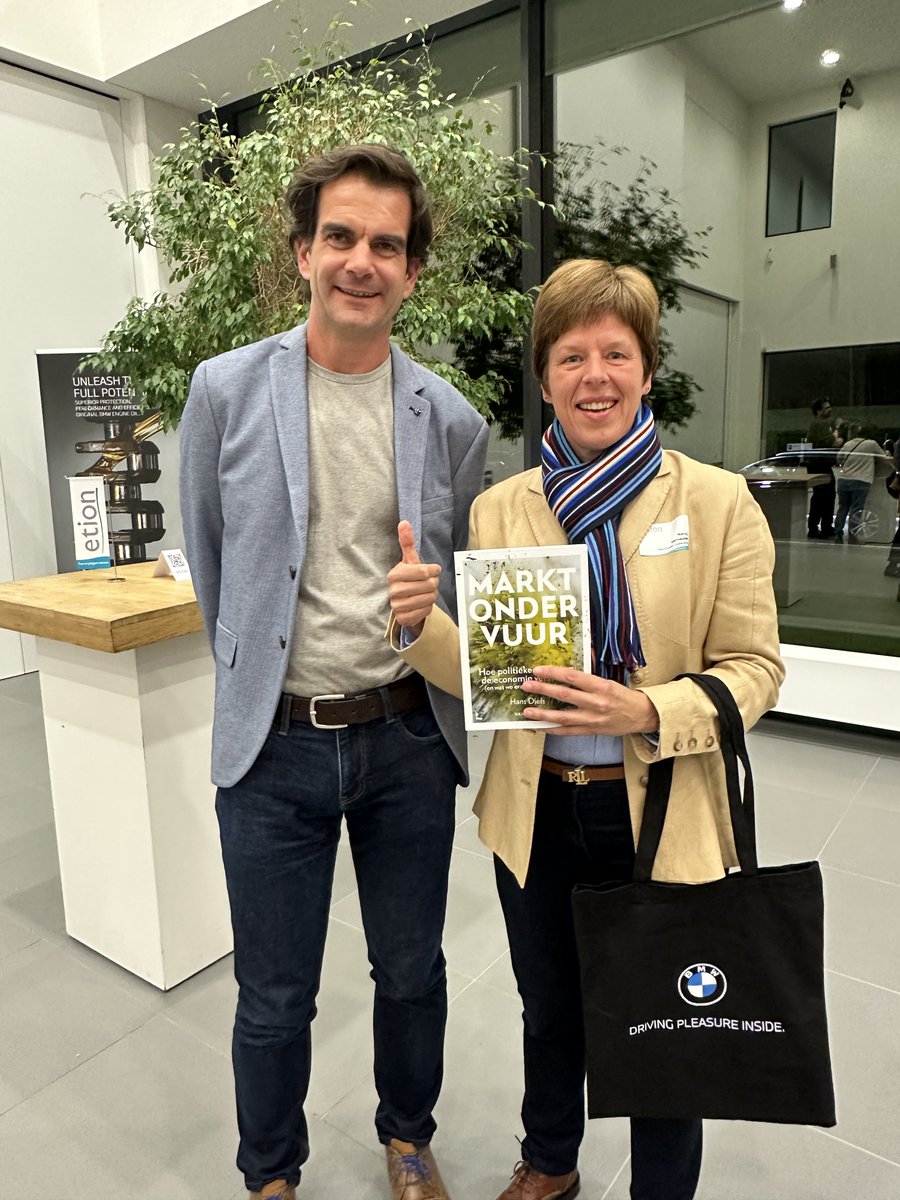NancySpaceTA's tweet photo. In today’s rapidly evolving global landscape🌏, understanding geopolitical tensions is imperative for strategic planning. 
I was happy to be present at the @ETIONforum book launch of "Markt onder vuur" by @hans_diels at the @BMW Driving Center Bornem.
#geopolitics #economy https://t.co/RU27bynswj