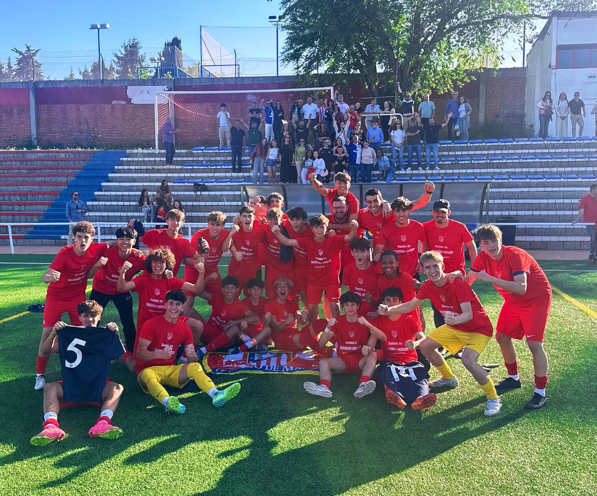 RafaParro's tweet photo. Cadete C ATM 23/24

Lo han conseguido, somos de DH. Orgulloso de todos ellos y muy muy agradecido a este cuerpo técnico, es el mejor que podía tener. ¡A seguir disfrutando de lo que queda! https://t.co/OSfKh0Nm6Z