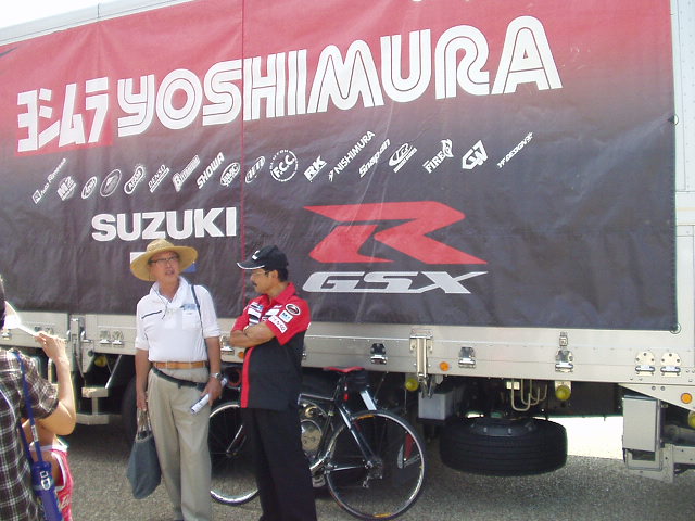 Kazy633's tweet photo. スズキ・ニレ消滅で「もはやこれまで」とも思いましたがGSX-Rでの継続参戦で得た今回の勝利は価値があると思います 現在は表立って使われていませんが「ヨシムラ・スズキ」・・・魔法の言葉です
#FIMEC
#24hMotos
#GSXR
#SUZUKI
#ヨシムラSERTMotul https://t.co/wmDXAb0bzw