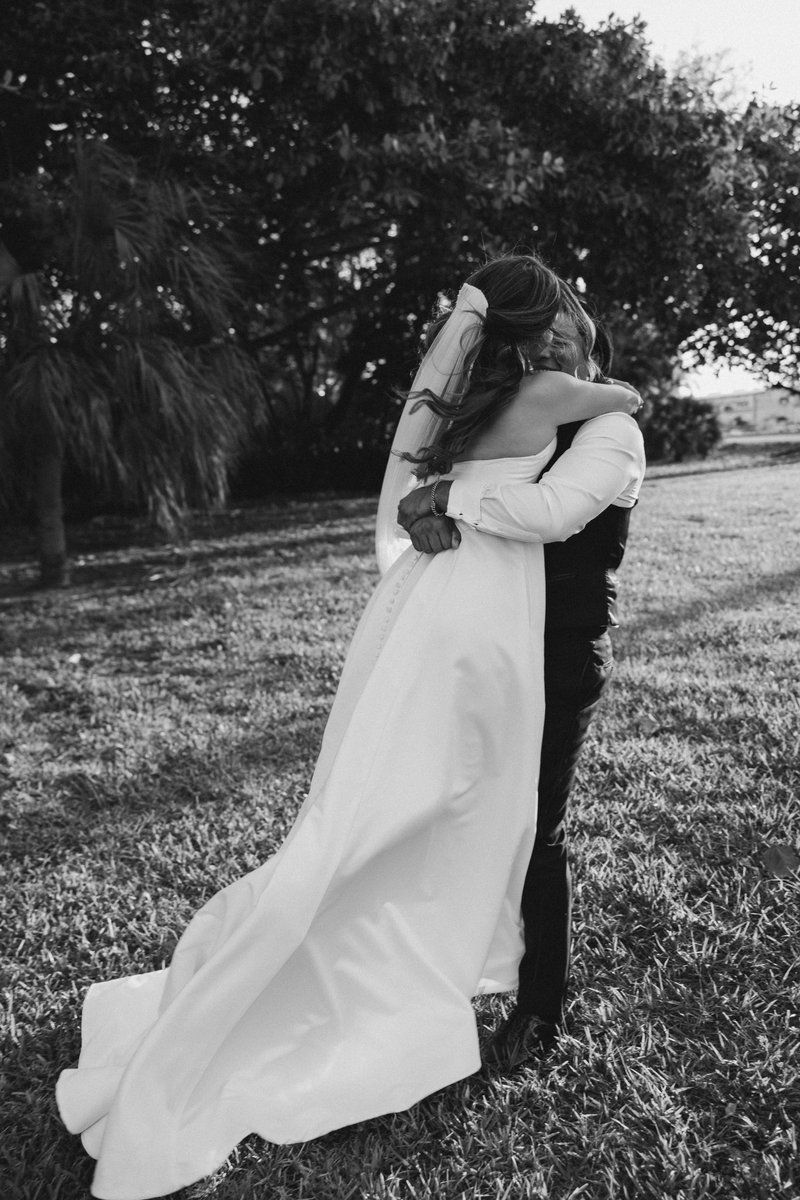 Marnaturee's tweet photo. Married my best friend ✨04.13.24🤍 https://t.co/Rx090GXfxE