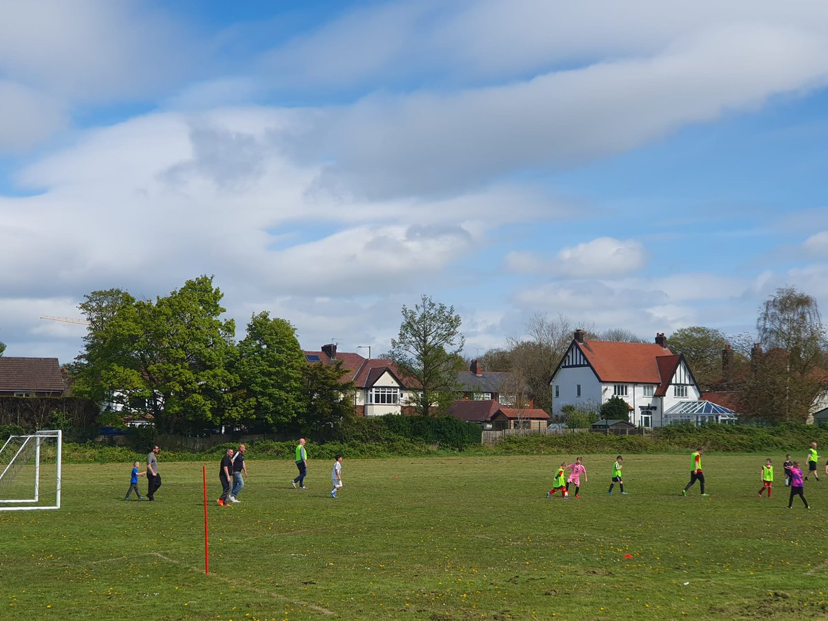 leylandbtrfc's tweet photo. The U10s 2hr Sunday training all ready for next Season!! ๐ #upthepurples https://t.co/LGjHmdnVTu