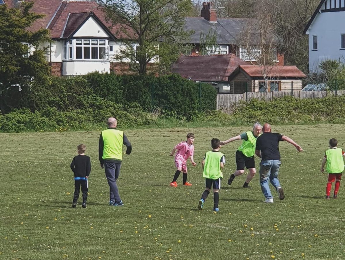 leylandbtrfc's tweet photo. The U10s 2hr Sunday training all ready for next Season!! ๐ #upthepurples https://t.co/LGjHmdnVTu
