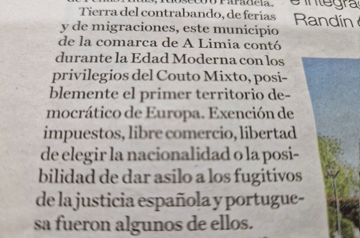 limiator's tweet photo. Atenas?...Non, ho! O #CoutoMixto en Calvos de Randín, por suposto! @Cascarelo @SPazosVidal @serxiomaria @portasdoxures @dosmistos https://t.co/FIOwVG8DTo