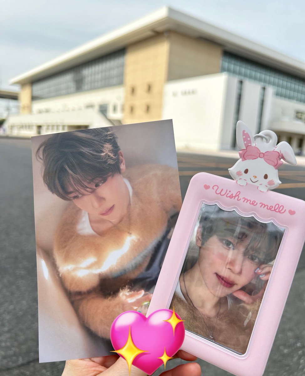 umi_02511's tweet photo. 240419 NCTWISH 全員お渡し会　備忘録

緊張しすぎたし秒で進んでいくしでパニクって全然ダメだったㅠㅠ
でも皆んな間近で直視が困難なほどかっこよかったしシオンには気持ちを伝えられたし幸せな時間だったー大好き🫶🏻💚

#NCTWISH https://t.co/TDOftHzxM0