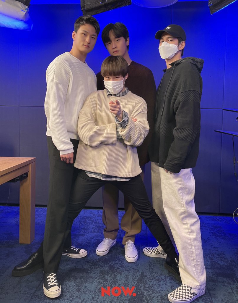 ongly_one's tweet photo. ONG SEONGWU’S CIRCLES 

-THREAD-

W1
Ong Seongwu x Hwang Minhyun x Ha sungwoon

at eighteen
Ong Seongwu x Shin Seungho x Kim Dowan -> became besties 95L

-> onge introduced At 18 + W1 -> Not Bad Gang

Kim Dowan + Nam Joohyuk from start up -> KDW + NJH + OSW besties 

#ONGSEONGWU https://t.co/2XsW2NZhKW