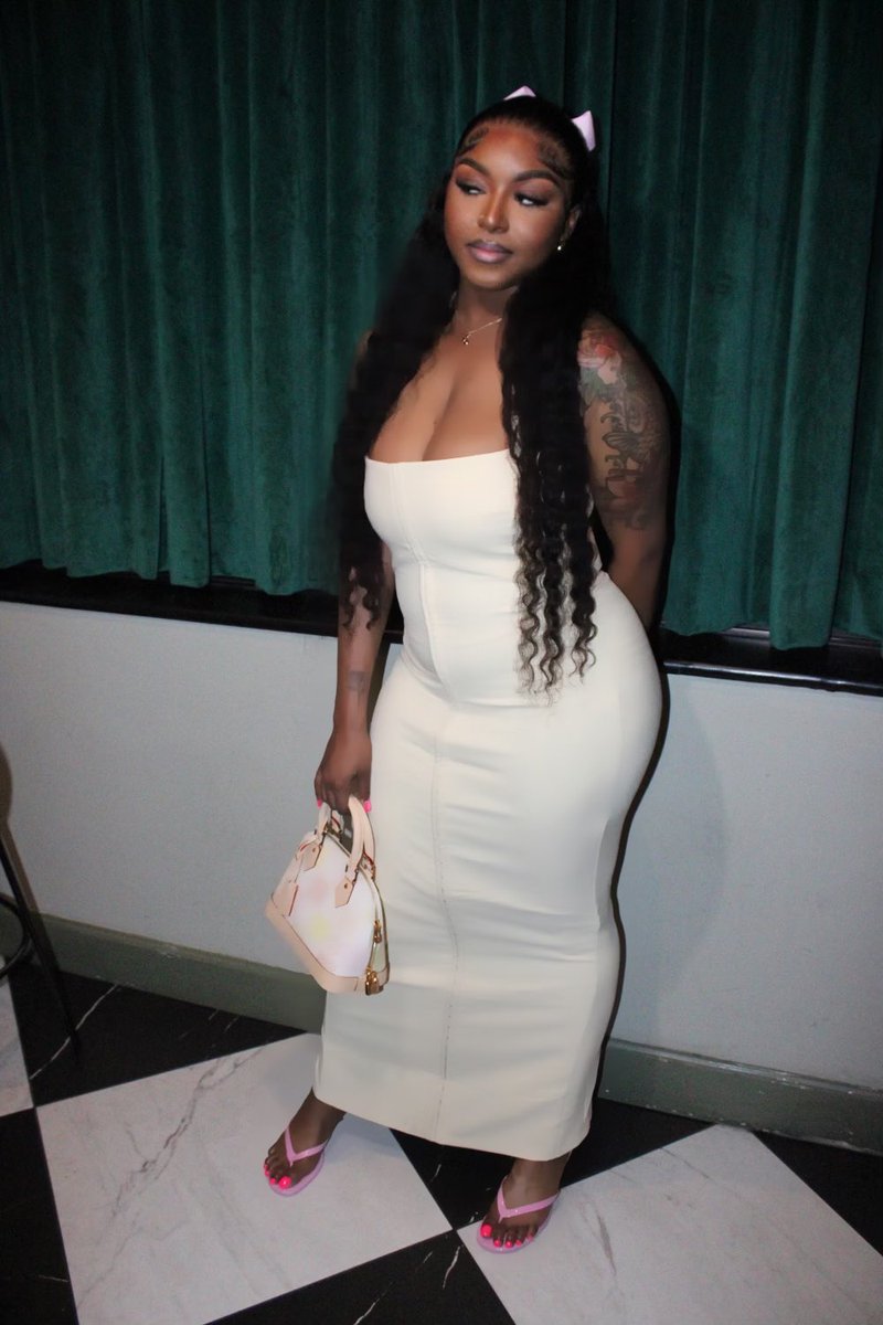 Phuckery_'s tweet photo. Only thing mid about me is my age 🎀
#latebdaypost https://t.co/Q4gm5CiAkl