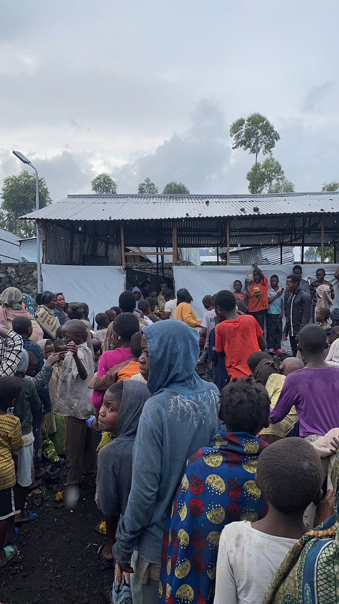 a_ledifice's tweet photo. #RDC: Soyons des pierres à l’édifice🇨🇩! On a  pu nourrir aujourd’hui une centaine des familles avec le riz,haricots,farine et sucre ! Agissons là où on a le pouvoir de changer les choses #paix #nordkivu #guerre https://t.co/0W51lG6Q6T