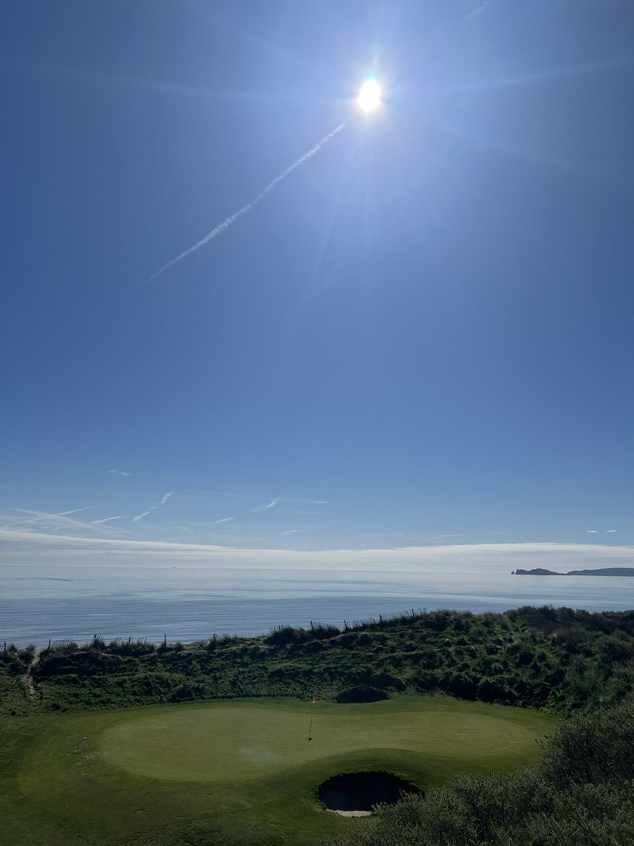 Beautiful morning out in north County Dublin this morning..view from the 7th tee box @CorballisLinks @PhotosOfDublin @StormHour @MetEireann #beachday #SummerVibes #sundayvibes #Summer2024 @LinksGems @GreatGolfHoles