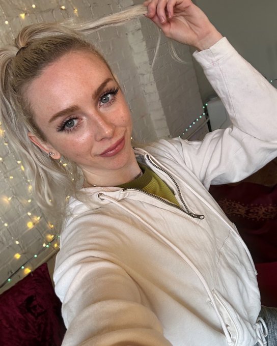 Good morning ❤️☀️ https://t.co/AaQmXUkeKT