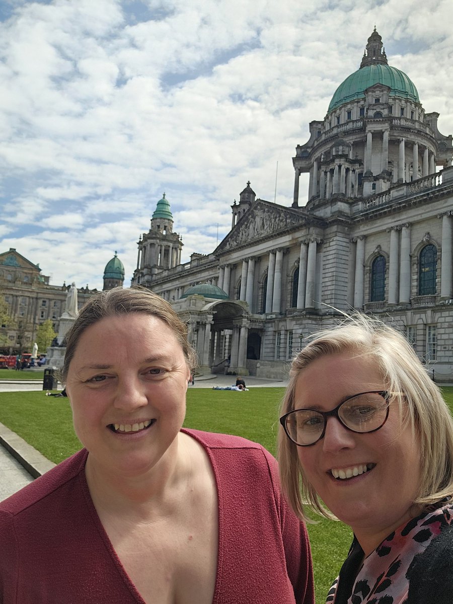 ❤️🌈Lovely to catch up with @AC_INCLUSION this afternoon...we had a great 'wellbeing' walk around the city while chatting over all things Healthy Minds and Inclusion ❤️