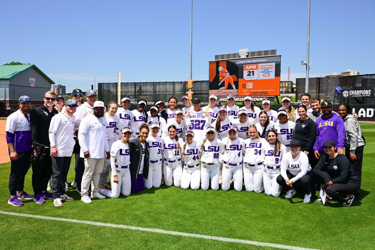 Torina insisted that every single person from the LSU support staff crowd around her for the group picture. No matter their role, Torina knew they all played a part in her achieving the milestone. @LSUsoftball x @BethTorina d1sb.co/4da6bv5