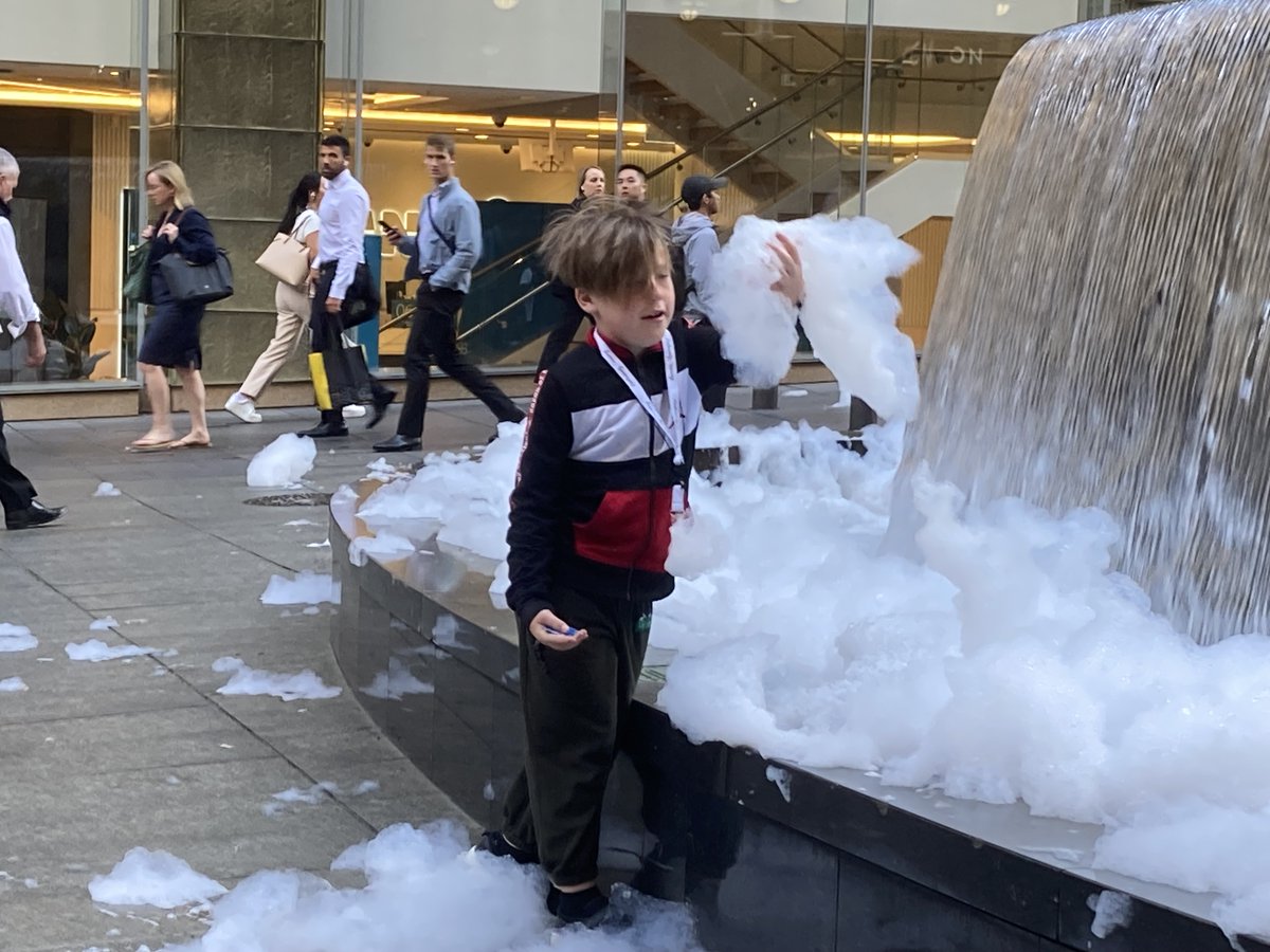 AvanzadoMovieW's tweet photo. Fun playing with foam #MartinPlaceSydney WED 3rd April 2024, c 9am https://t.co/3mq9hmcgZW