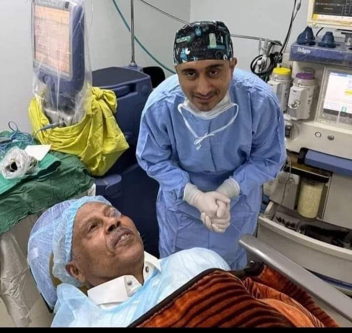 marwwan2017's tweet photo. كل مايمر به اليمن هؤ مظالم الوطمنيين الشرفاء ومثل ايوب الذي غرس الفن اليمني والنشيد الوطني ولم يمتلك بيت ولاوضيفه ومصروف ولا حق علاج  خزى وعار https://t.co/b7LLi5bg1Y