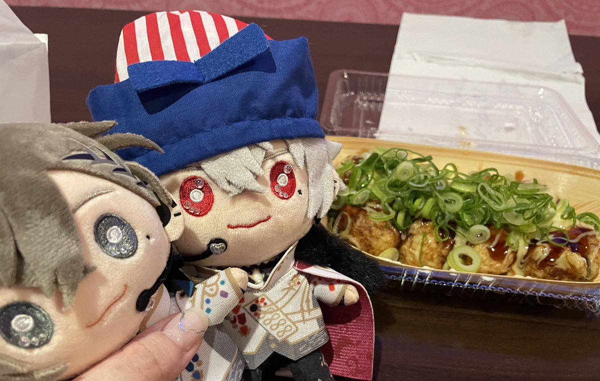 今回お会いできた方に配ってたシールの、けものわちゃんです🐱🐶✨️
ライブも大阪観光も満喫出来て最高に楽しかった〜!!!! 