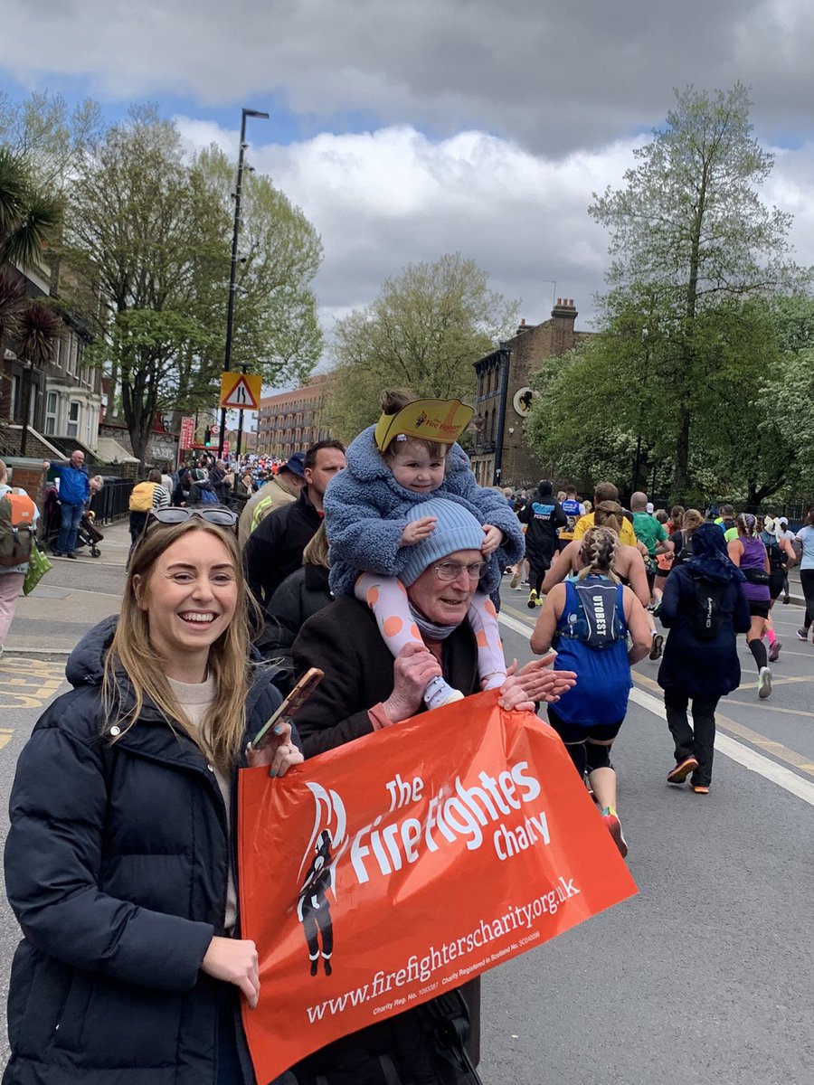 We’ve been at @LondonFire Deptford Fire Station cheering on our incredible runners during the @LondonMarathon this morning 🏃‍♀️👏 Have you managed to spot anyone? 🥳