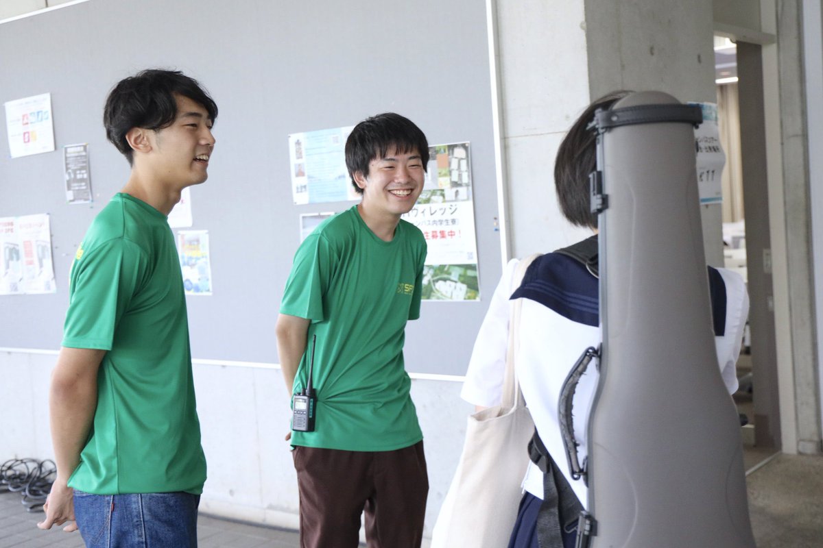 SFCUNION_fresh's tweet image. 活動紹介②
SFCオープンキャンパス🦆🌟
SFCでの学生生活や研究について知ってもらい、より魅力を感じてもらうイベント👏🏻
キャンパス一周を案内するキャンパスツアーや、受験生の質問に答える相談コーナーなど…盛りだくさん!
企画構想から当日スタッフまでできますよ🍀
過去の様子:@sfcOC_guide